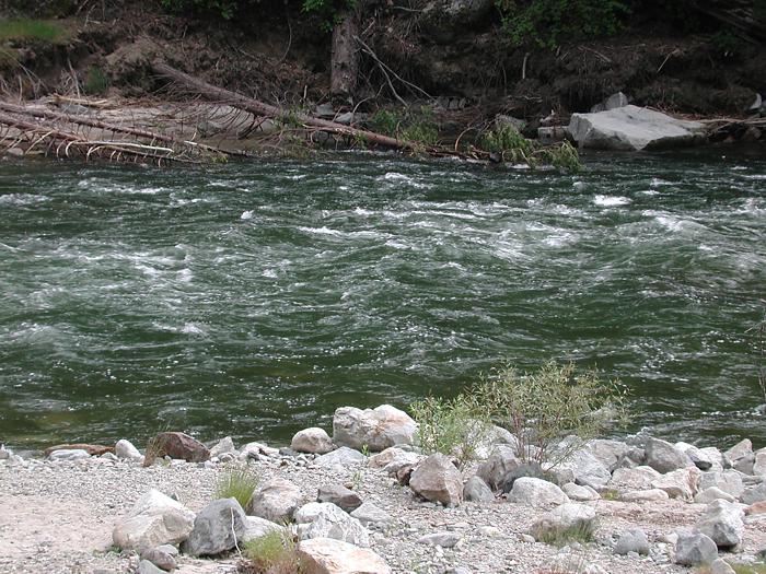 Merced River at turnoff to Big Oak Flat Road from the valley