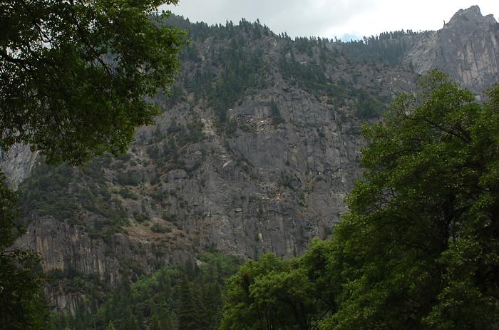 Rugged mountains along Tioga Pass Road