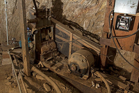 Old water pump at 700' level (Underground Explorers Oct 2018)
