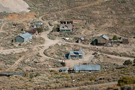 Overview of Cerro Gordo; Belshaw store/museum (left) with Belshaw house just behind it and the China Cook hut above; Gordon House upper center; Crapo House and American Hotel right; Church/Theatre lower center; Bunkhouse bottom (Friends of Cerro Gordo Collection)