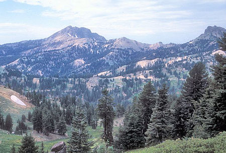 Brokeoff Mountain from Bumpass Hell trail Brokeoff Mountain from Bumpass Hell trail