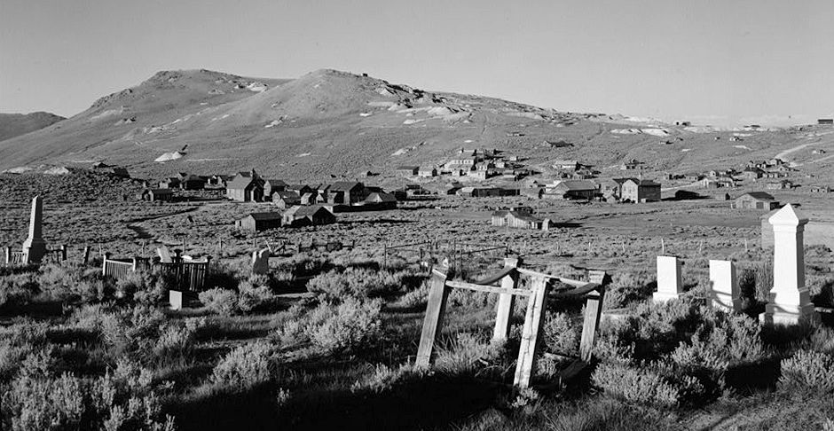 Bodie and the mine from the cemetery Bodie and the mine from the cemetery