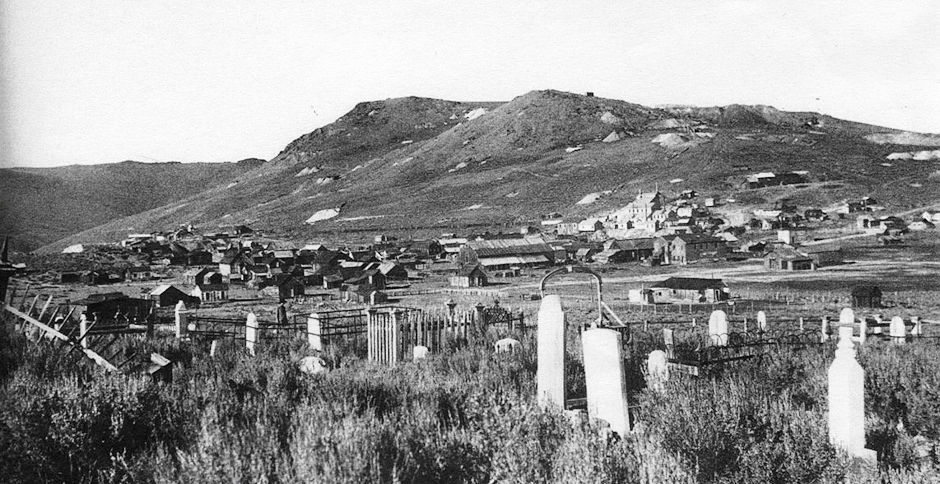 Bodie and the mine from the cemetery Bodie and the mine from the cemetery