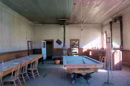 Inside Wheaton and Luhrs Hotel - September 2016 Inside Wheaton and Luhrs Hotel - September 2016