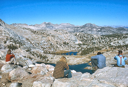Chief and Papoose Lakes from Silver Pass, Lisa Sternberg, Randy Stevenson, Marty Nickolaus, Gil Beilke - John Muir Wilderness 30 Aug 1976