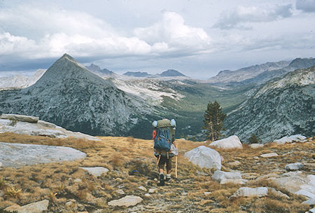 Gil Beilke, Pilot Knob, Mt. Humphrey (rear), Mt. Emerson, Piute Pass, Piute Canyon from East Pinnacle Creek - John Muir Wilderness 9 Sep 1976