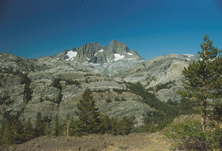 Garnet Lake outlet, Mt. Ritter (left rear), Banner Peak (right) from High Trail - Ansel Adams Wilderness - Aug 1991