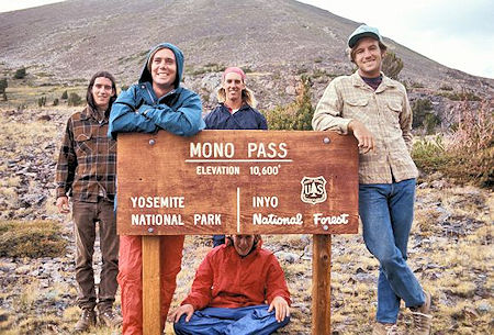 Brian Twohey, Kevin Twohey, Paul Robotta, Paul Smith .. and under the sign Curt Sayer at Mono Pass Brian Twohey, Kevin Twohey, Paul Robotta, Paul Smith .. and under the sign Curt Sayer at Mono Pass