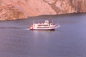 Tour boat on Lake Mead at Hoover Dam