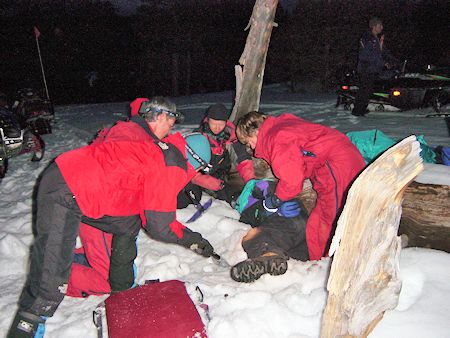 Night rescue exercise - examining the victim